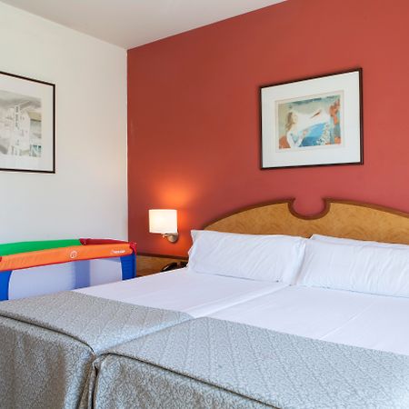 Urh Sitges Playa Hotel Bagian luar foto