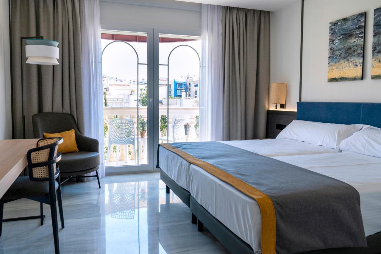 Urh Sitges Playa Hotel Bagian luar foto