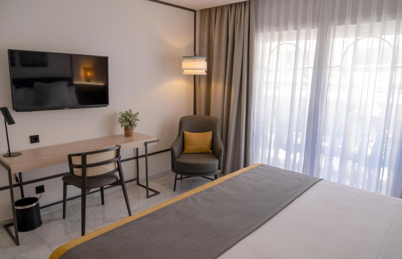 Urh Sitges Playa Hotel Bagian luar foto