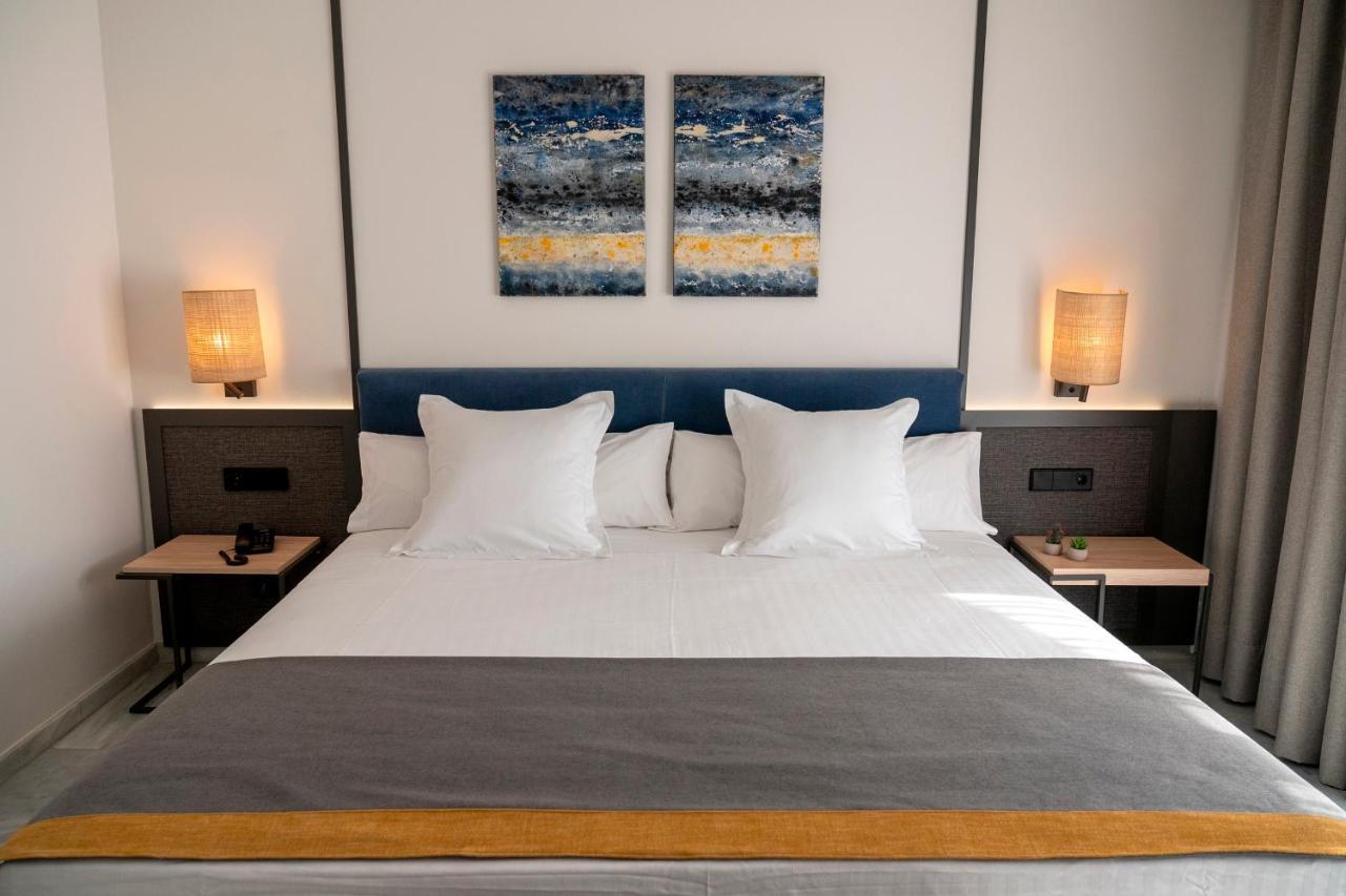 Urh Sitges Playa Hotel Bagian luar foto