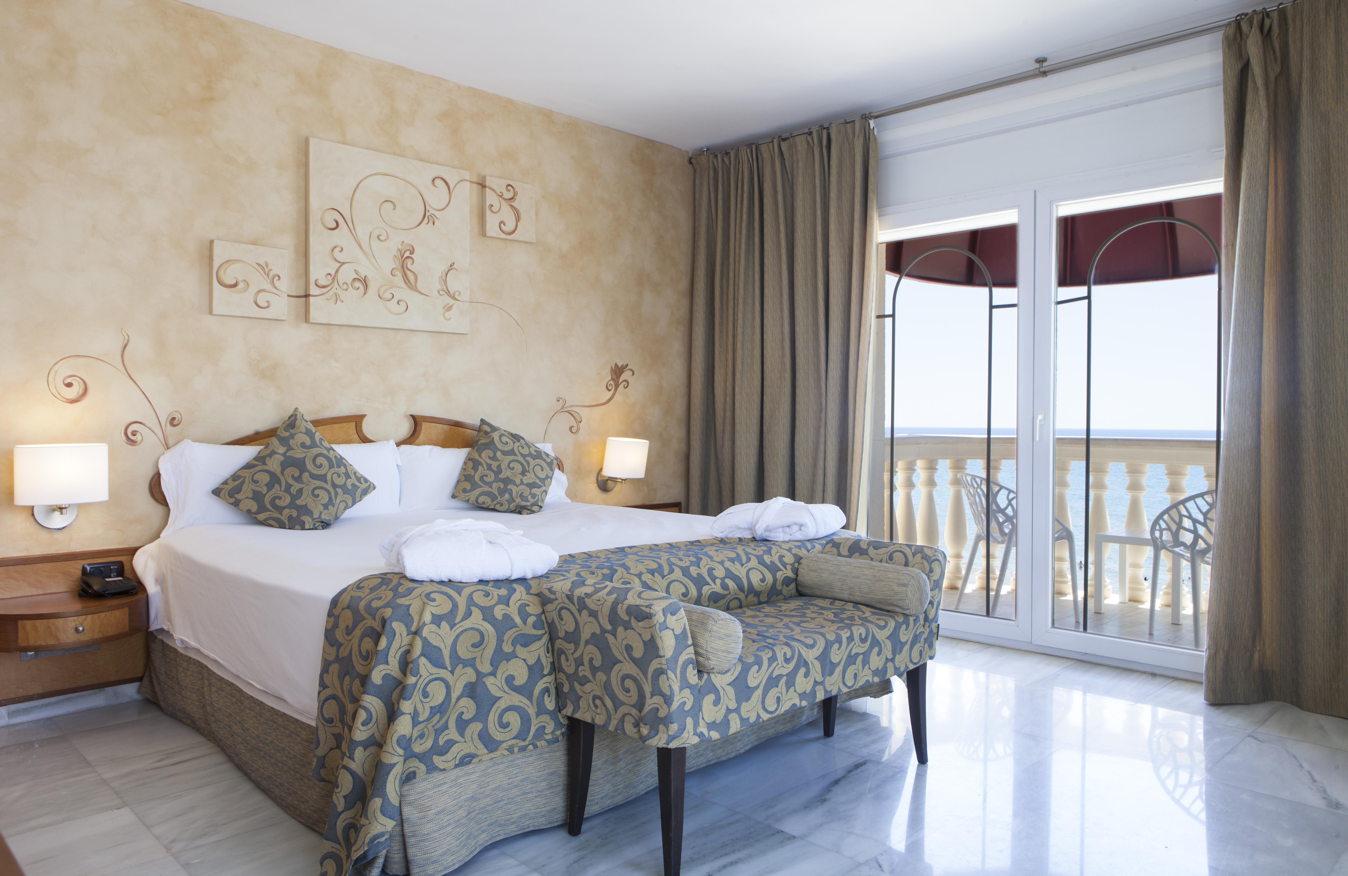 Urh Sitges Playa Hotel Bagian luar foto