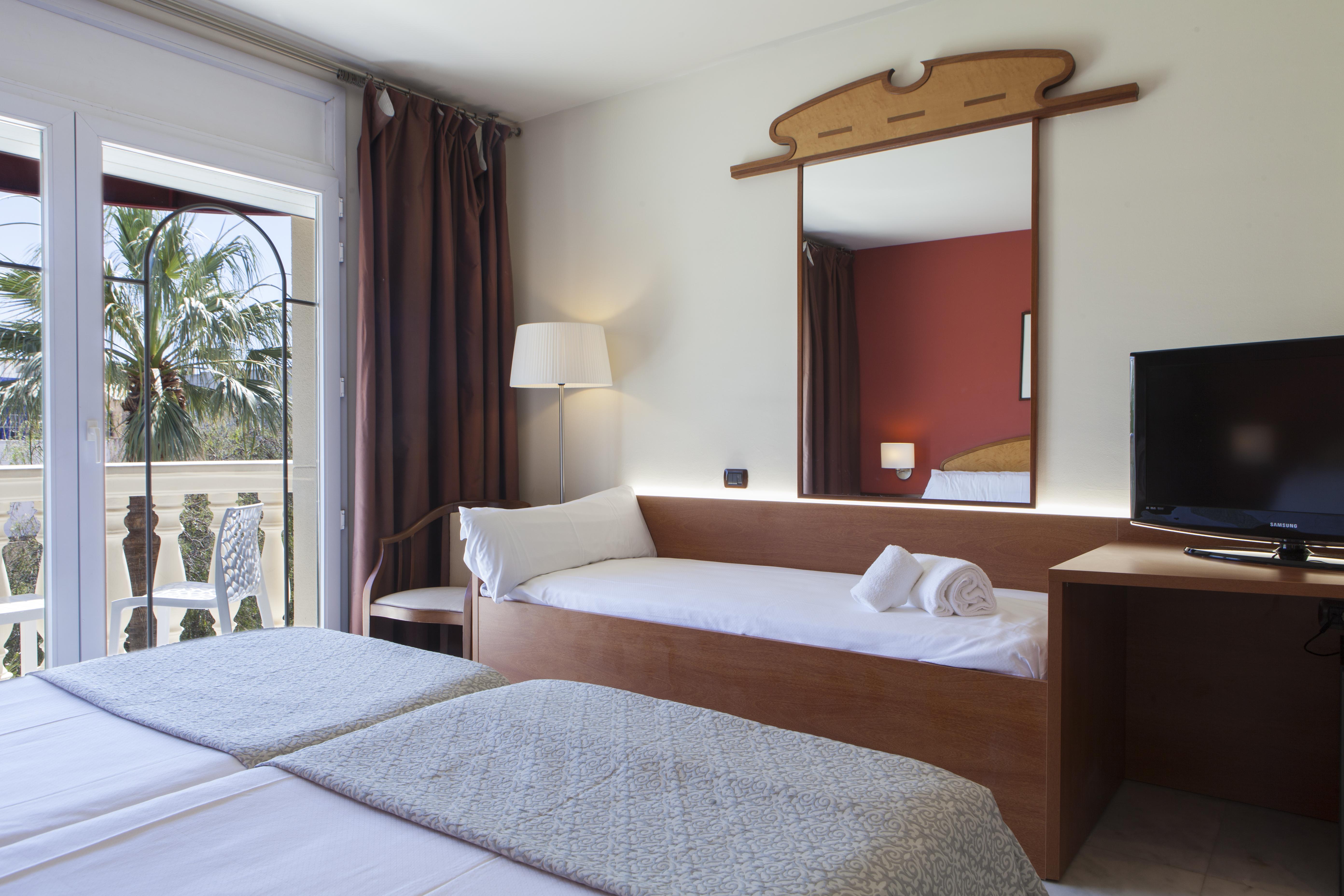 Urh Sitges Playa Hotel Bagian luar foto