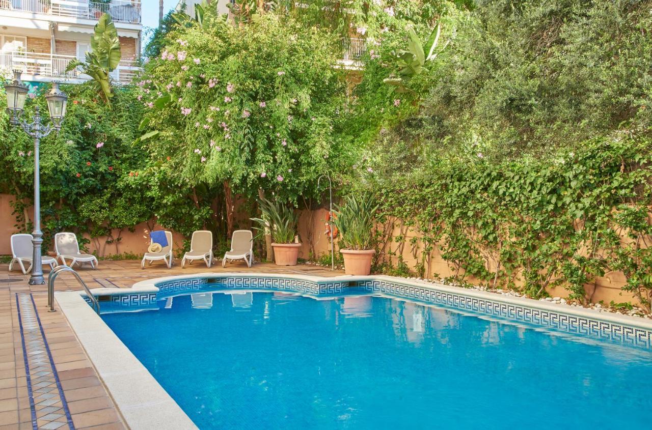Urh Sitges Playa Hotel Bagian luar foto